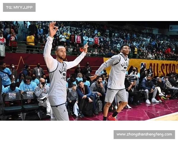 NBA2022-23赛季全明星投票入口已开启,先投为敬! NBA2022-23赛季全明星投票入口已开启,先投为敬!